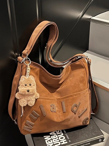 Borsa Tote in Pelle PU Opaca di Grande Capacità da Donna Borsa a Spalla Letteraria Retrò Con Toppa a Lettera e Ciondolo a Orsetto