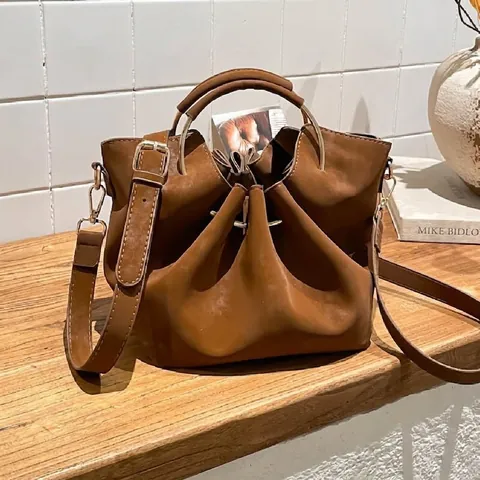 Damen Mode PU Leder Gefaltete Eimertasche Metallring Griff Verstellbare Schultergurt Lässige Vielseitige Umhängetasche