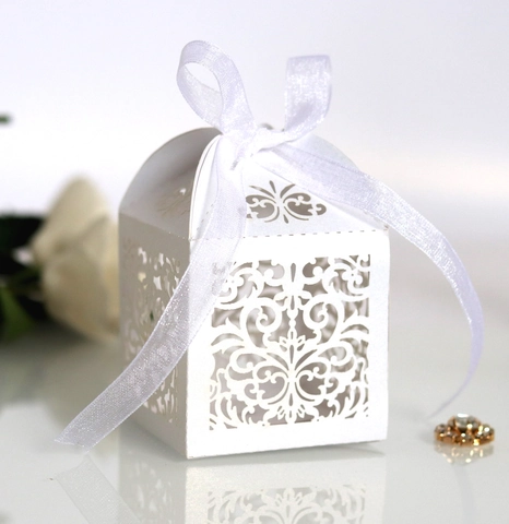 Laser Cut Wedding Candy Box Pearlescent Paper Hollow Gift Boxes With Ribbon Bow For Bridal Shower Birthday Party Favor