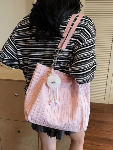 Sac Fourre-Tout en Toile Plissée pour Femmes Grande Capacité Bandoulière Chaîne Avec Pendentif en Peluche Décontracté Mode Été