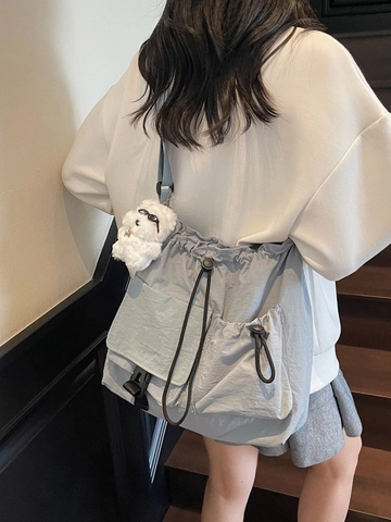 Borsa a Secchiello da Donna con Coulisse di Grande Capacità Borsa a Tracolla in Tessuto Casual Versatile Con Pendente a Forma di Cane di Peluche
