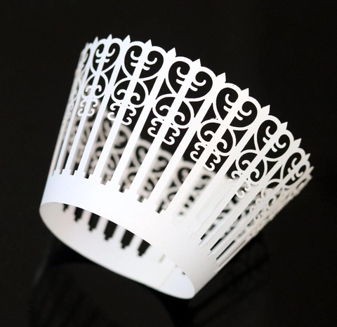 Eleganti Pirottini per Cupcake Intagliati a Laser Carta Perlata Motivo a Cuore Pizzo per Decorazione di Matrimoni Feste Compleanni