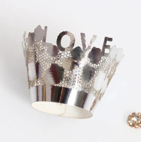 Laser Ausgehöhlte Cupcake-Manschetten Spitze Rose Blume Liebe Herz Muster Perlmuttpapier Tortenränder Für Hochzeit Party