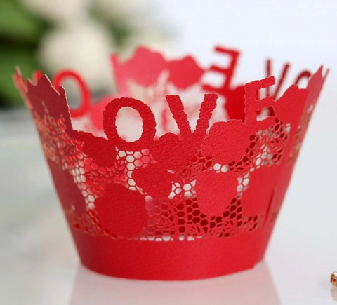 Involucri per Cupcake Taglio Laser Love Pizzo Traforato Carta Perlata Decorativa per Matrimonio San Valentino Festa di Compleanno