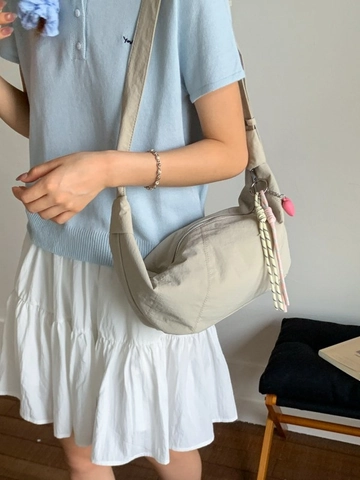 Fashion Women Canvas Crescent Crossbody Bag Lightweight Dumpling Shape Shoulder Bag With Heart Pendant Woven Rope Strap