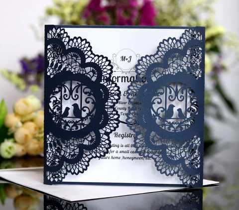 Invitations de Mariage Découpe Laser Style Européen Oiseaux Dentelle Florale Cartes en Papier Perlé Avec Feuilles Intérieures et Enveloppes
