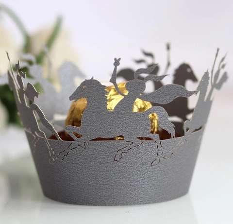 Involucro Per Cupcake In Carta Perlata Tagliato Al Laser Silhouette Cavaliere Bordo Traforato Per Matrimonio Festa Decorazione