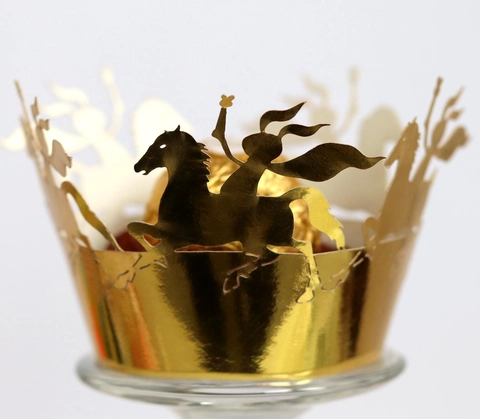 Involucro Per Cupcake In Carta Perlata Tagliato Al Laser Silhouette Cavaliere Bordo Traforato Per Matrimonio Festa Decorazione