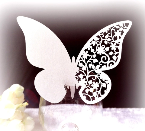 Cartes de Verre Papillon Découpe Laser pour Décoration de Mariage Fête Marque-places en Papier Perlé Ajouré pour Table