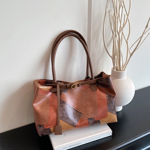 Sac Fourre-tout Vintage Grande Capacité en Cuir PU Patchwork pour Femmes Minimaliste Urbain Sac à Épaule pour Trajet Avec Boucle en Métal Couleur Unie