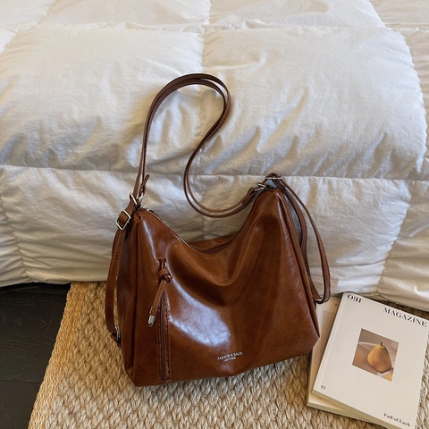 Women Retro PU Leather Shoulder Bag Large Capacity Solid Color Tote Bag Fashion Commuting Hobo Bag Backpack For Female