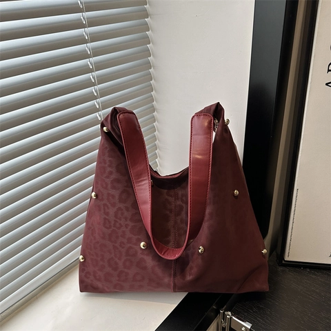 Borsa a Spalla con Stampa Leopardata da Donna con Borchie Minimalista Urbano Grande Capacità PU Tote Bag Elegante Borsa