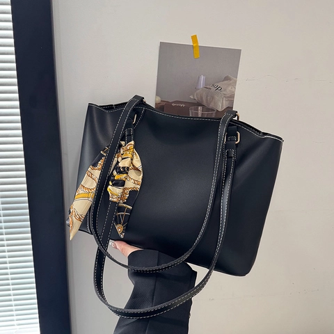 Sac Fourre-Tout en Cuir PU Rétro pour Femmes Grande Capacité Surpiqûres Contrastées Sac à Épaule Avec Décoration d'Écharpe pour Bureau