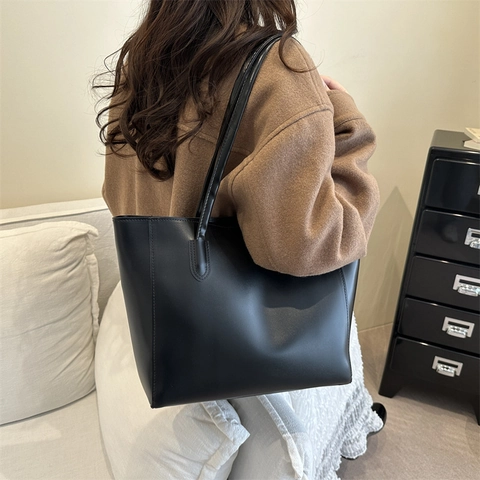 Minimalist PU Leather Tote Bag For Women Large Capacity Solid Color Fashion Shoulder Bag Underarm Commuter Handbag