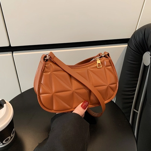 Women Quilted Shoulder Bag Solid Color Geometric Underarm Bag Fashion Handbag Faux Leather Tote Purse For Daily Use