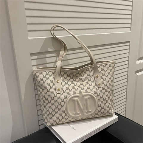 Grand Sac Cabas Impression de Lettres Pour Femmes En Cuir PU Sac à Épaule Monogramme Avec Pendentif Nuage Sac à Main