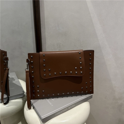 Vintage Nieten Umschlag Clutch Tasche Für Damen Trendy Große Kapazität PU Leder Umhängetasche Mit Nieten Und Handschlaufe