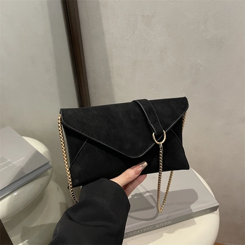 Women Fashion PU Leather Envelope Shoulder Bag Minimalist Solid Color Metal Chain Crossbody Bag Elegant Small Square Bag