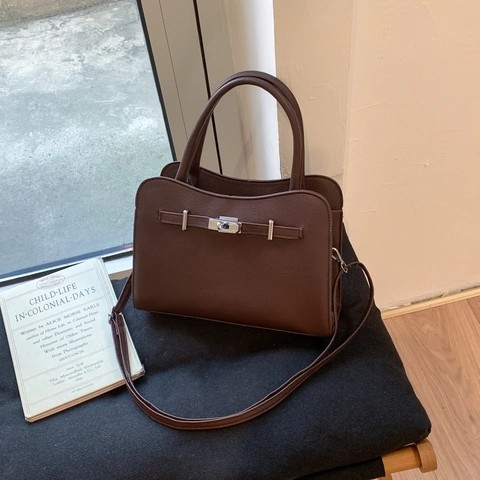 Vintage PU Leren Schoudertas Voor Dames Grote Capaciteit Handtas Elegant Geraffineerd Retro Vierkante Draagtas Met Metalen Slot