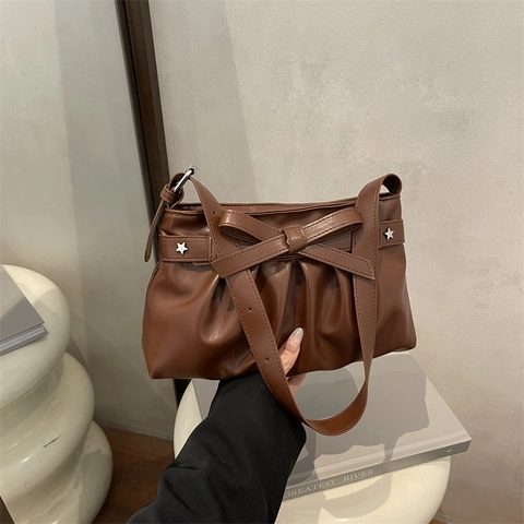 Borsa da Sottobraccio Plissettata con Fiocco in Pelle PU Rivetto a Stella Moda Borsa a Tracolla Grande Capacità Baguette Retro