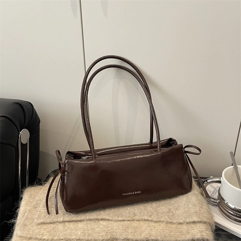 Bolso de Hombro Baguette de Cuero PU Retro para Mujer Bolso de Axila con Lazo Brillante Bolso de Mano Minimalista Color Sólido