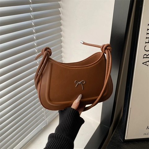 Bolso de Hombro de Cuero PU Minimalista para Mujer Gran Capacidad Bolso de Axila Con Decoración de Lazo de Metal Tote