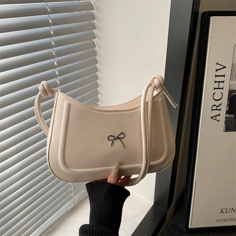 Bolso de Hombro de Cuero PU Minimalista para Mujer Gran Capacidad Bolso de Axila Con Decoración de Lazo de Metal Tote