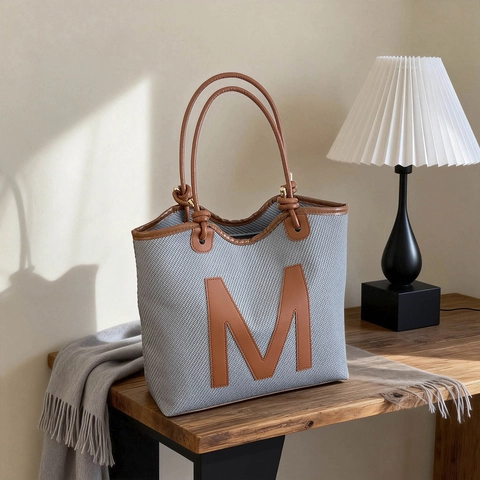 Sac Cabas Vintage Grande Capacité en Cuir PU à Texture Tissée pour Femmes Lettre M Élégante Décontracté Urbain Simple Sac à Épaule