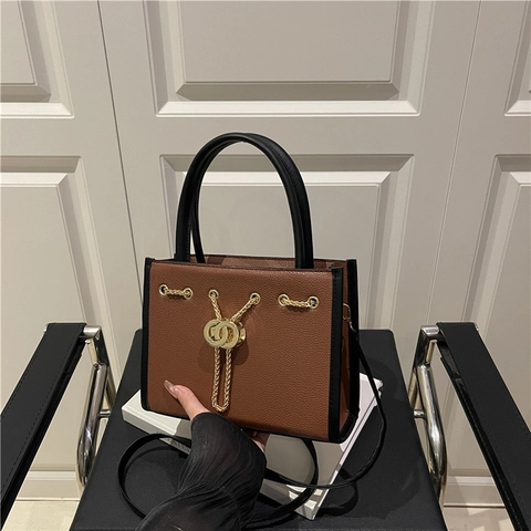 Moderne Damen Umhängetasche Aus PU-Leder Große Kapazität Crossbody-Tasche Lychee-Muster Tote Goldkette Doppelring Pendler Handtasche