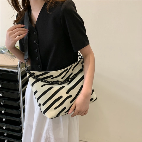 Große Kapazität Segeltuch Zebramuster Tote Tasche Für Damen Mode Einfache Schulter Umhängetasche Mit Kettendekoration Minimalistische Pendler Handtasche