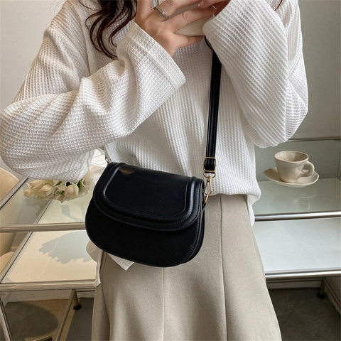 Minimalistische Einfarbige PU Leder Satteltasche Für Damen Retro Casual Schulter Umhängetasche Mit Verstellbarem Gurt Mode Klappen Quadratische Tasche