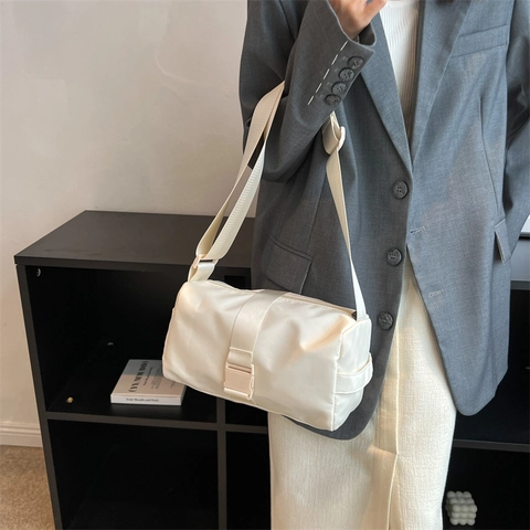 Borsa a Spalla da Donna in Nylon Grande Capacità Tinta Unita Casual Borsa a Tracolla Tote Moda Streetwear Cinturino Regolabile