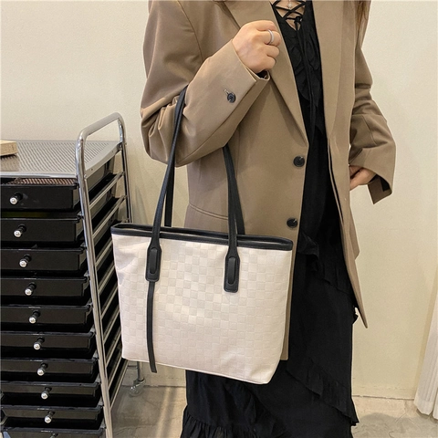 Sac Fourre-tout Grande Capacité pour Femmes à Damier Sac à Épaule Tendance en Cuir PU Décontracté Surpiqûre de Couleur Contrastée