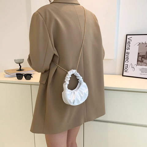 Damen Geraffte Wolke Umhängetasche PU Leder Falten Halbmond Tasche Mit Goldener Kette Unterarm Handtasche Für Den Alltag Damen