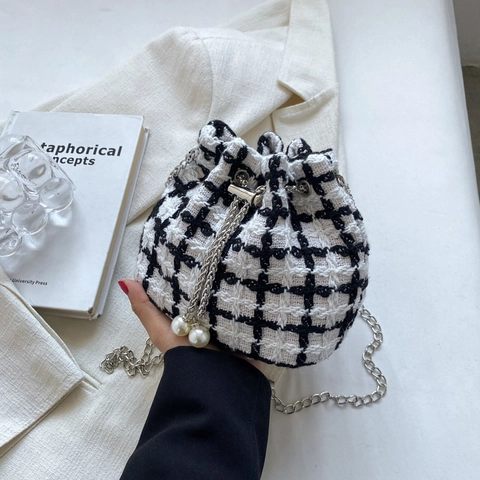 Borsa a Secchiello in Nylon a Scacchiera da Donna Con Decorazione in Perla Artificiale Catena in Lega Tracolla per Pendolarismo