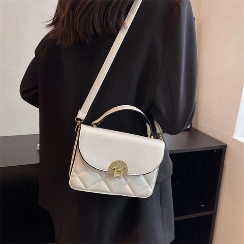 Borsa a Spalla da Donna in PU Trapuntata a Rombi Borsa a Tracolla con Lucchetto in Metallo Manico Quadrata Piccola Borsa a Mano