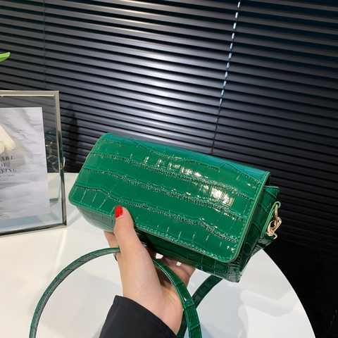 Women Retro Crocodile Embossed PU Leather Underarm Bag Fashion Small Square Shoulder Bag Casual Daily Bag With Single Strap