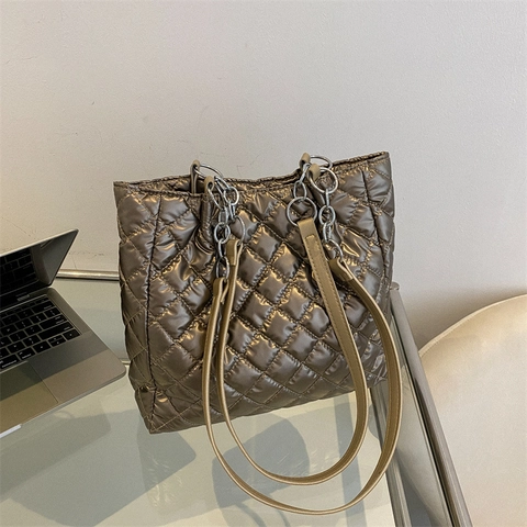 Women Large Capacity Quilted Tote Bag Metallic PU Leather Rhombus Shoulder Bag Chain Strap Commuter Trendy Handbag
