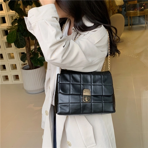 Bolso de Hombro para Mujer de Cuero PU Acolchado con Cadena Color Sólido Cuadrado Bandolera con Cierre de Metal Elegante
