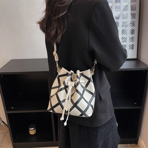 Bolso Bombonera Geométrico de Moda para Mujer Cuero PU Cierre de Cordón Bandoulière Ajustable Bolso de Mano