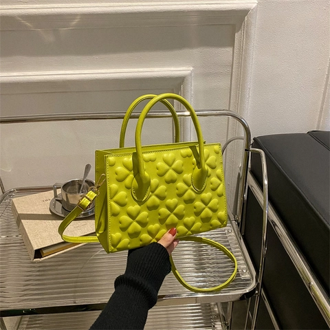 Borsa a Tracolla da Donna in PU Retro Occidentale con Cuore a Rilievo Piccola Borsa Quadrata con Tracolla Regolabile Borsa a Mano alla Moda