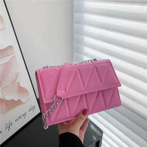 Bolso de Hombro para Mujer de Cuero PU Acolchado Geométrico Triangular Moda Cadena Cruzado Bolso Cuadrado Pequeño para Uso Diario Street Style