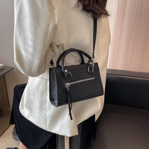 Sac à Main pour Femme Motif Crocodile Cuir PU Décor de Glands Petit Sac Carré Sac Bandoulière pour les Trajets Quotidiens