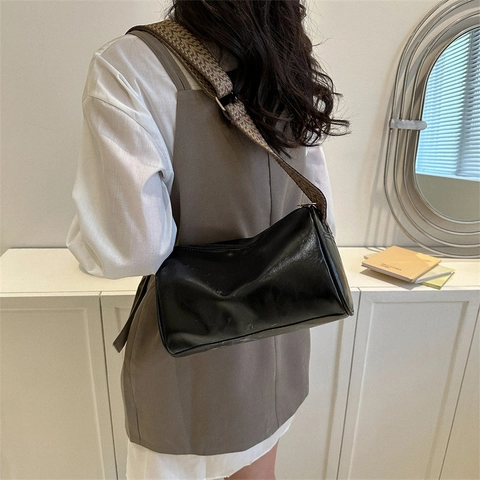 Vintage PU Leather Barrel Shoulder Bag For Women Retro Cylindrical Crossbody Bag With Wide Woven Geometric Strap Daily Fashion Bag