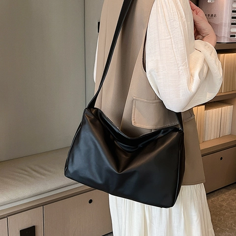 Women Retro PU Leather Shoulder Bag Large Capacity Solid Color Simple Crossbody Bag Street Trend Commuter Tote Handbag