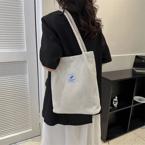 Sac Fourre-tout en Velours Côtelé pour Femmes Texture Popcorn Grande Capacité Sac à Épaule Décontracté Style Coréen Couleur Unie