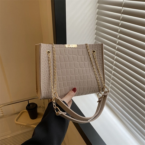 Women Croc-Embossed PU Leather Shoulder Bag Fashion Square Tote With Gold Chain Strap Elegant Daily Crossbody Handbag