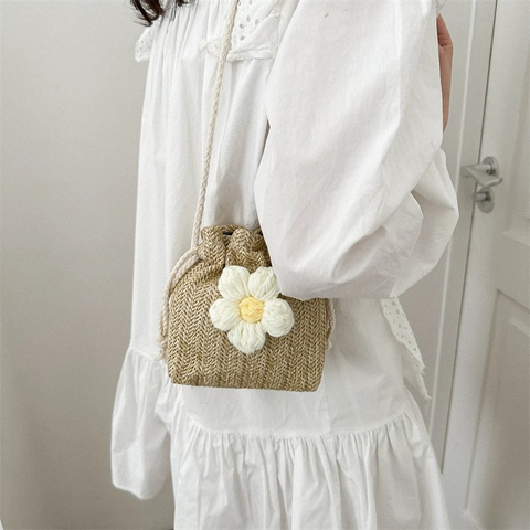 Fresca Borsa a Secchiello Intrecciata a Mano in Paglia con Fiori 3D per Donna Coulisse Moda Tracolla Borsa Estiva Spiaggia Mini