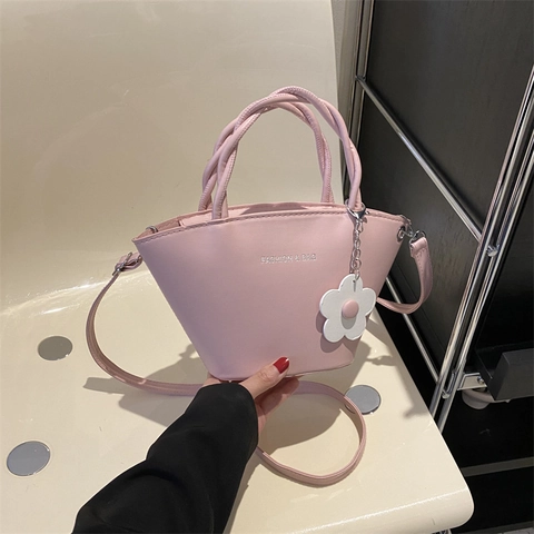 Bolso de Cubo de Cuero PU de Moda para Mujer Bolso de Hombro de Color Sólido Simple con Colgante de Flor