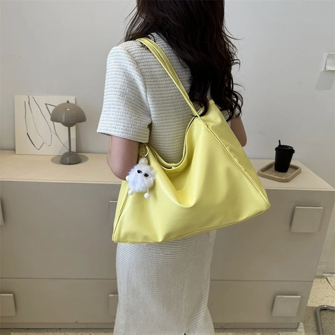 Women Large Capacity Soft PU Leather Tote Bag Casual Shoulder Bag With Plush Monster Pendant Fashion Minimalist Handbag